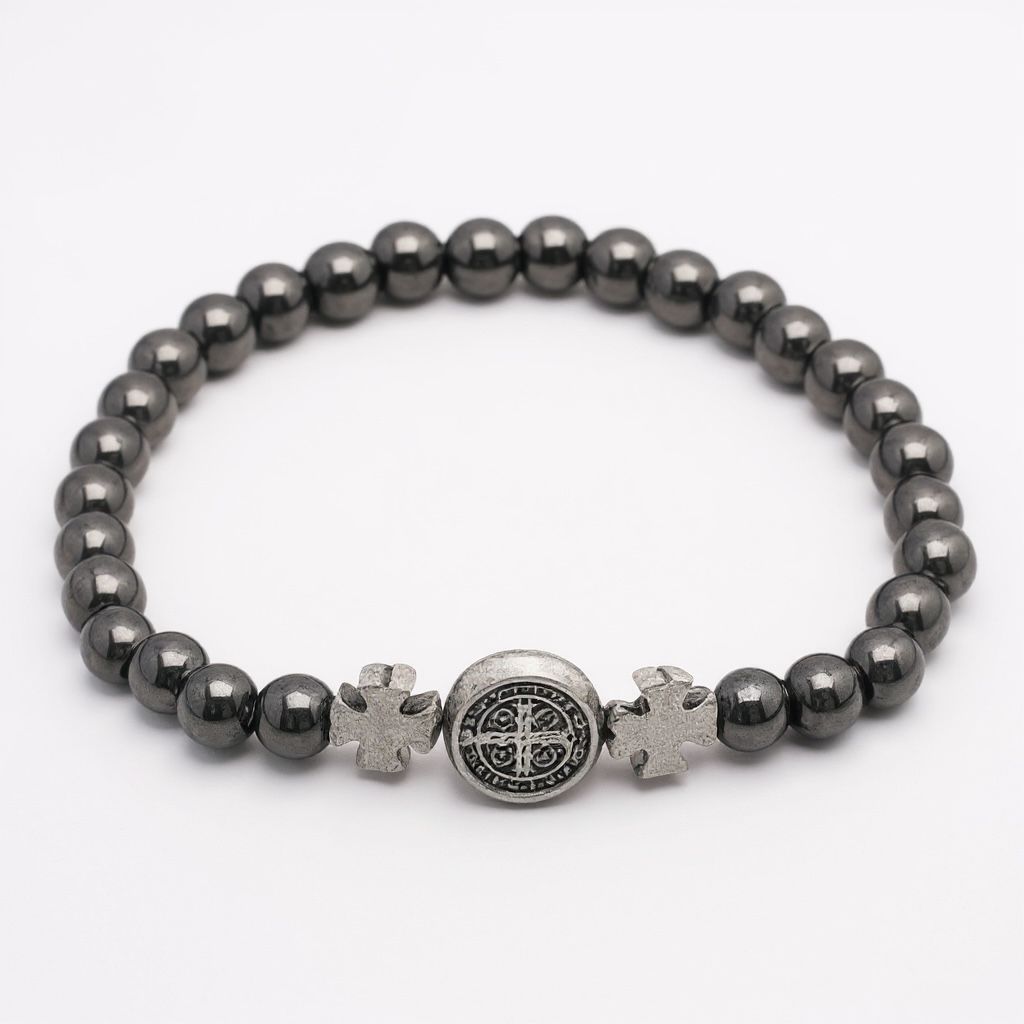 Modelo Pulseira com medalha de São Bento